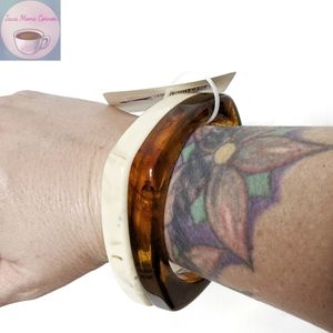 C EST 1946 Plastic Square Marble Bracelets Brown